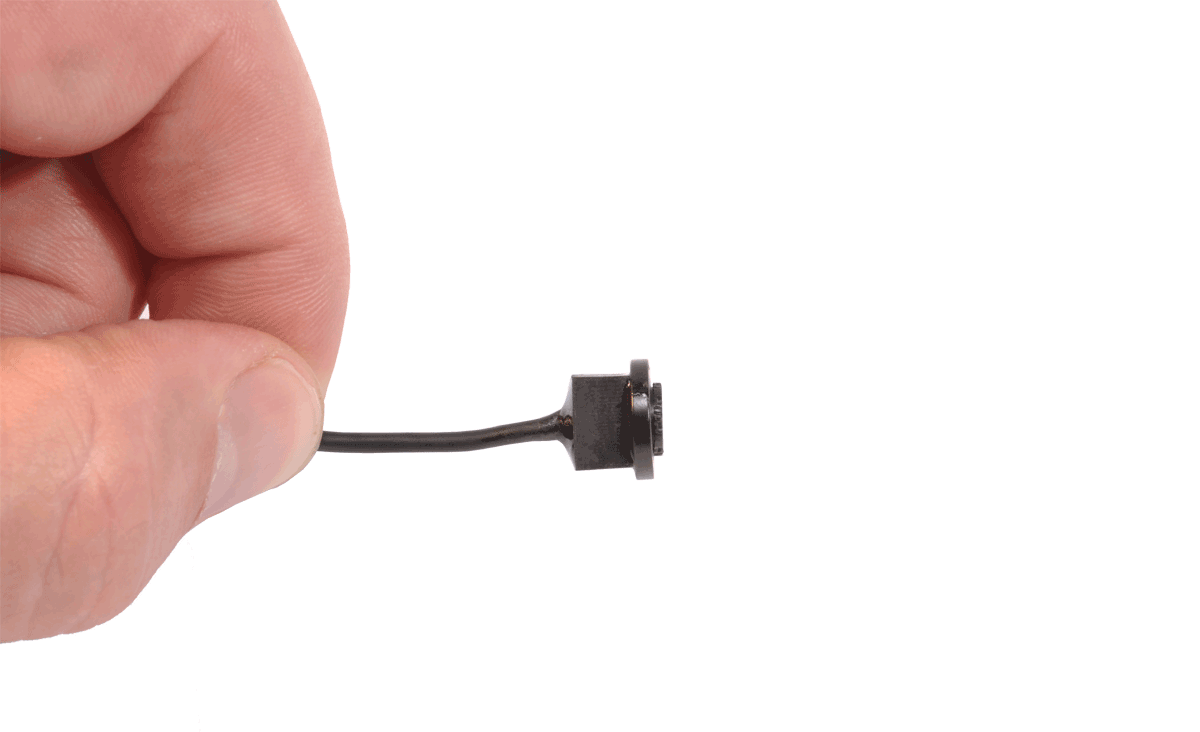 pinhole camera with magnetic installation